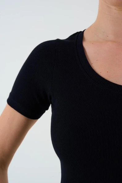 Kısa Kollu T-shirt - Siyah - Resim 4