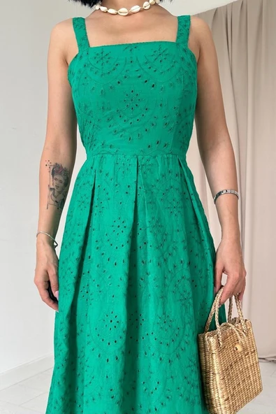 Yeşil Askılı Aparatlı Brode Elbise - Resim 3