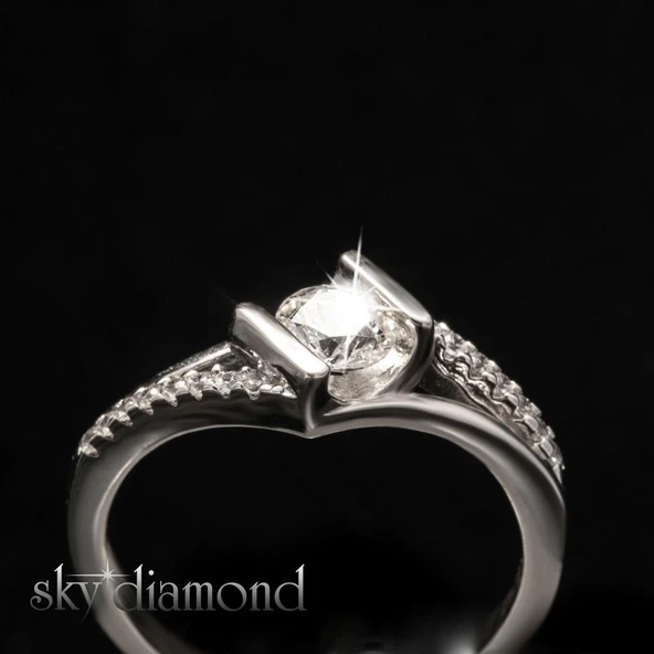 Sky Diamond Elegance Çapraz Model Tektaş ürün görseli 1