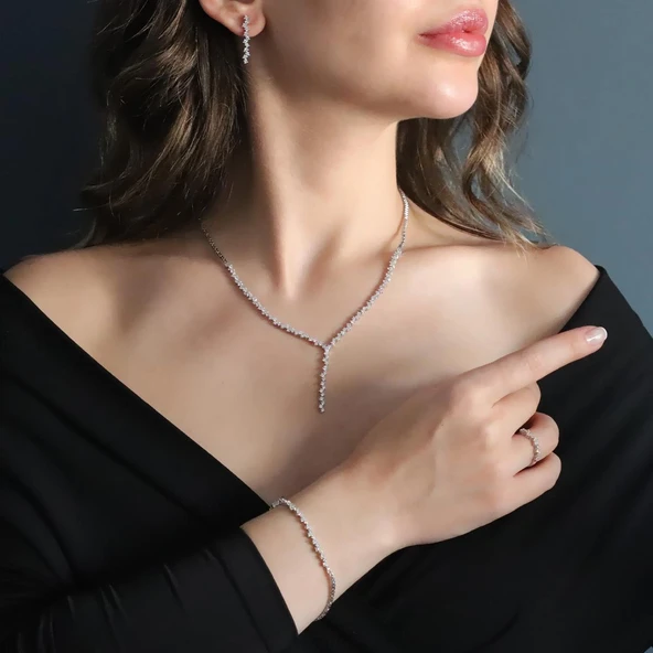 Zirkon Taşlı Zarif 925 Ayar Gümüş Set ürün görseli