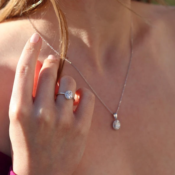 Etrafı Pırıltılı Taşlarla Çevrili Elips Montür Sky Diamond Gümüş Set - Resim 3