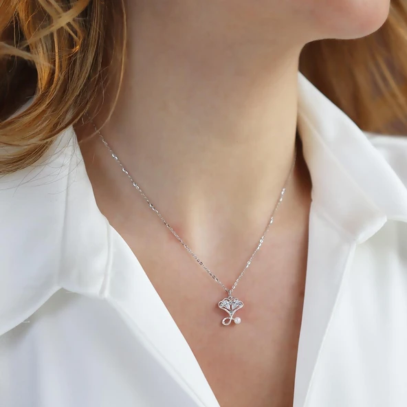 Nilüfer Çiçeği Gümüş Kolye ürün görseli 1