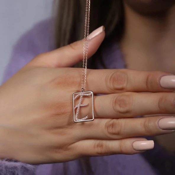 E Harfi Zirkon Taşlı Rose Gold Kaplama Çerçeveli Gümüş Kolye ürün görseli 1