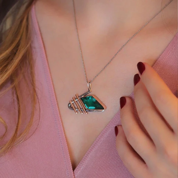 Peridot Taşlı Gümüş Otantik Kolye ürün görseli 1