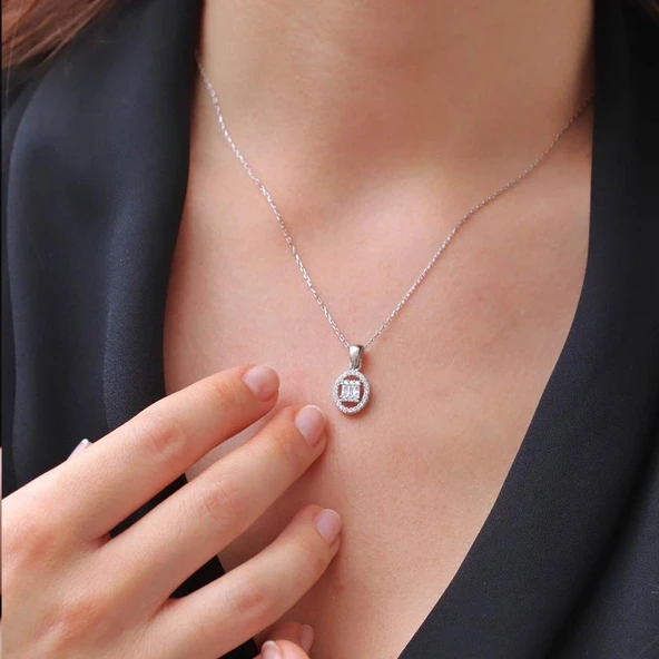 Starlight Diamond Elips Zirkon Taş Ortası Kare 3 Baget Pırlanta Montür Gümüş Kolye ürün görseli 1
