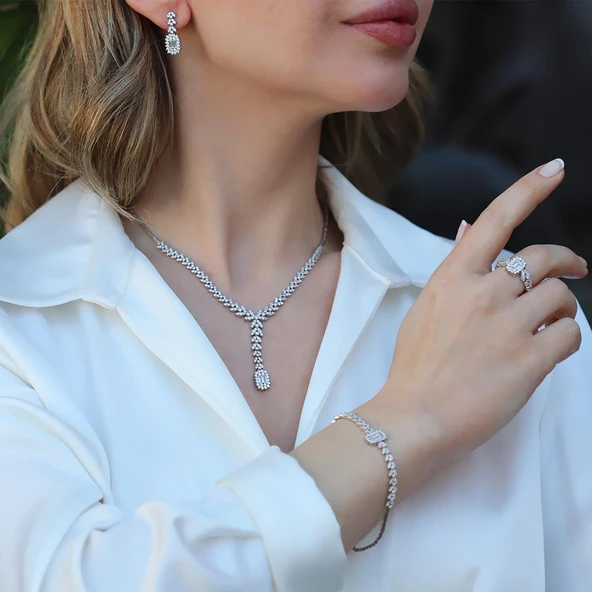 Başak Modeli Baget Taşlı Zarif Gümüş Set ürün görseli