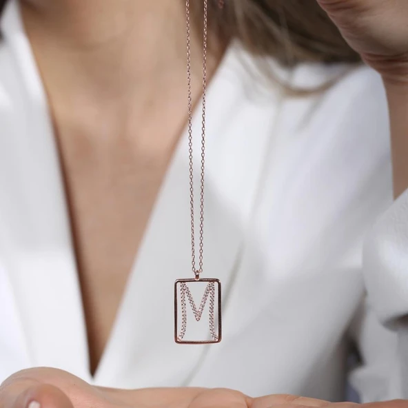 M Harfi Zirkon Taşlı Rose Gold Kaplama Çerçeveli Gümüş Kolye ürün görseli 1