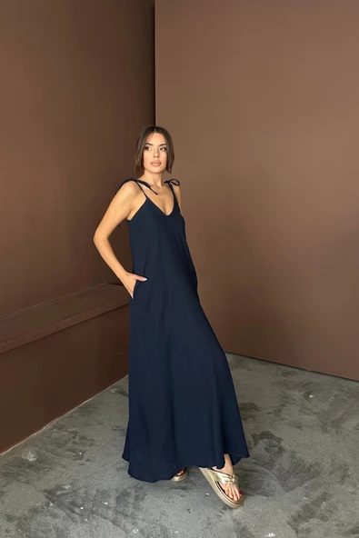 ASKILI UZUN SALAŞ MÜSLİN ELBİSE - Lacivert - Resim 4