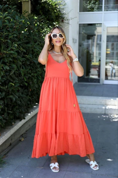 Kadın Keten Kumaş Askılı Ve Volanlı Midi Boy Elbise ürün görseli