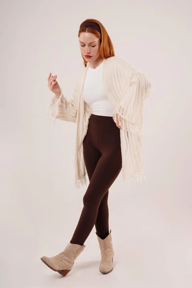 Püskül Detaylı Delikli Model Krem Hırka - Resim 3