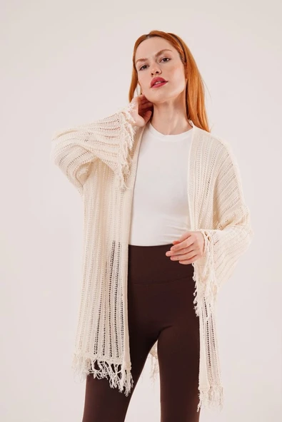 Püskül Detaylı Delikli Model Krem Hırka - Resim 4