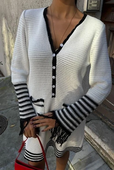 Triko Kolları Püsküllü Düğmeli Elbise 2849 - Resim 3