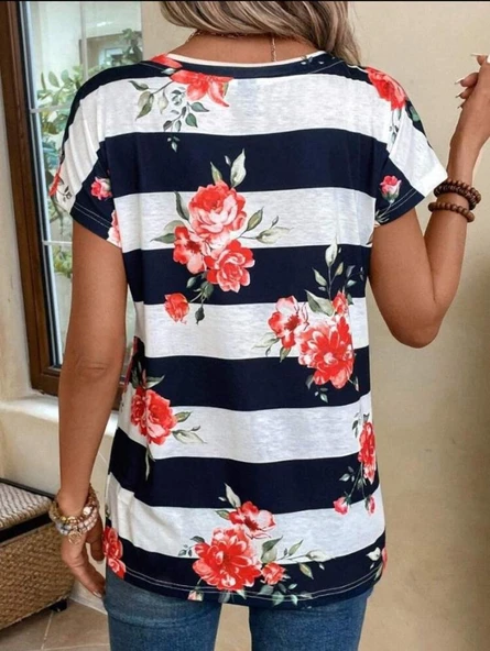 Kadın Çiçek Desenli Yatay Şeritli Bisiklet Yaka Tişört - Resim 4