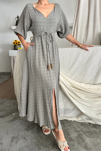 V YAKA BEL BONCUK BAĞLAMALI MÜSLİN ELBİSE YIRTMAÇ DETAYLI - Gri - Resim 2