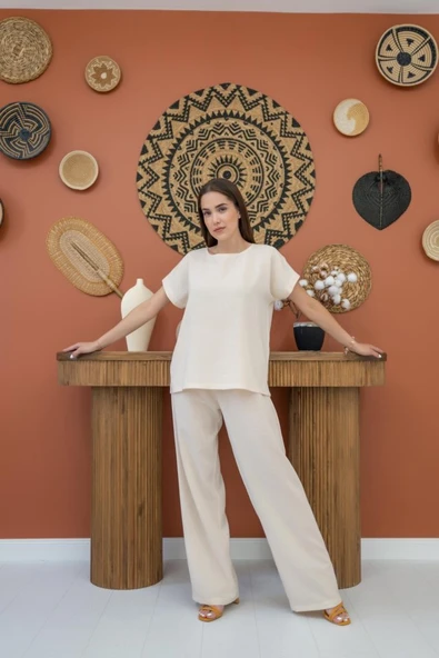Bej T-Shirt Ve Pantolon Takım ürün görseli