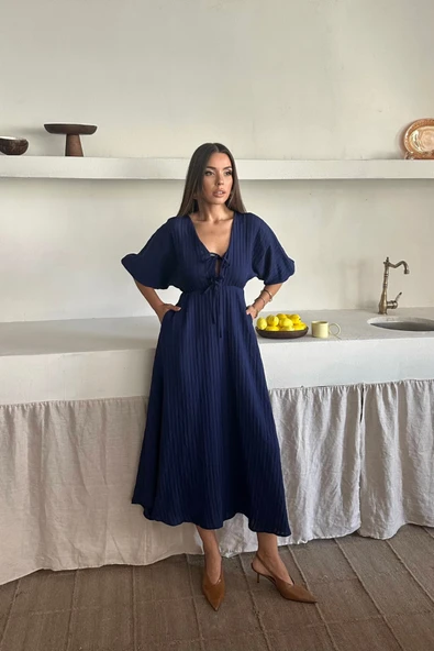 V YAKA DÖKÜMLÜ ELBİSE - Lacivert ürün görseli