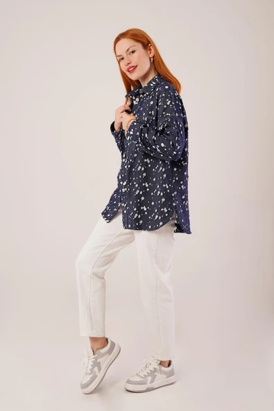 Eskitme Görünümlü Denim Mavi Gömlek - Resim 4