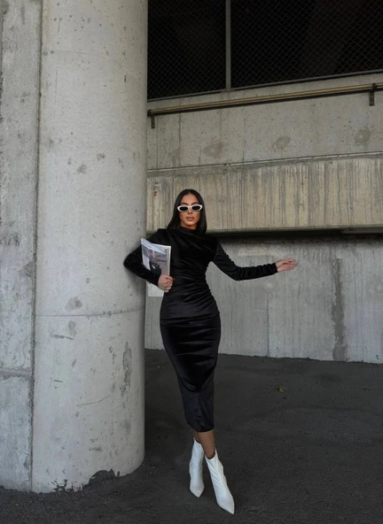 Kadın Uzun Kollu Yarım Balıkçı Yaka Büzgü Detay Kadife Kumaş Elbise ürün görseli