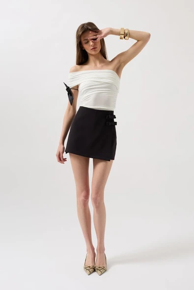 Fiyonk Detay Mini Etek ürün görseli