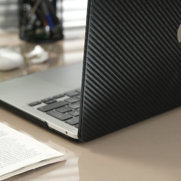 MacBook Air 13 Karbon Fiber Sert Hard Case İnce Hafif Darbe Koruma Kapak Uyumlu A1932 A2179 A2337 M1 - Resim 4