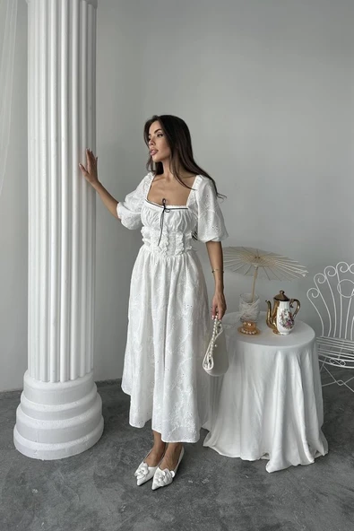 Beyaz Dantel Detaylı Brode Elbise - Resim 3