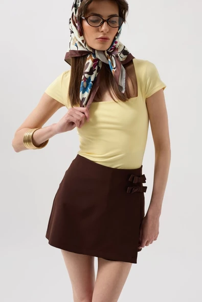 Fiyonk Detay Mini Etek ürün görseli