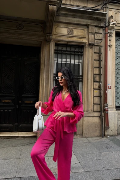 SATEN KRUVAZE BAĞLAMALI BLUZ- PANTOLON TAKIM - Fuşya - Resim 4