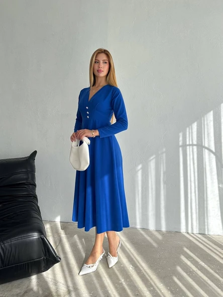 Kadın Krep Kumaş Düğme Detaylı V Yaka Uzun Kollu Midi Boy Elbise - Resim 4