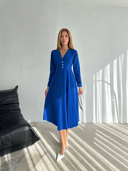 Kadın Krep Kumaş Düğme Detaylı V Yaka Uzun Kollu Midi Boy Elbise ürün görseli