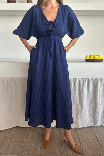 V YAKA DÖKÜMLÜ ELBİSE - Lacivert - Resim 2