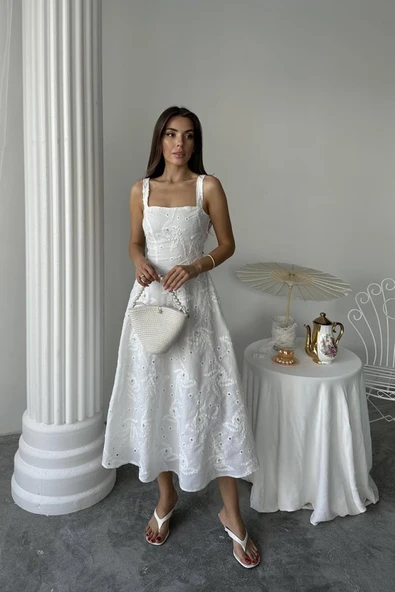 Beyaz Arkası Korse Detaylı Uzun Elbise ürün görseli