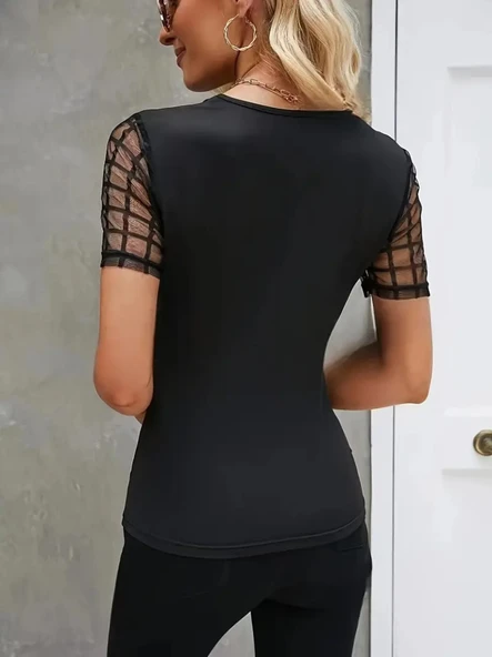 Kadın Kısa Kollu Yakası Açık Damla Ağ Tül Detaylı Viskon Bluz - Resim 3