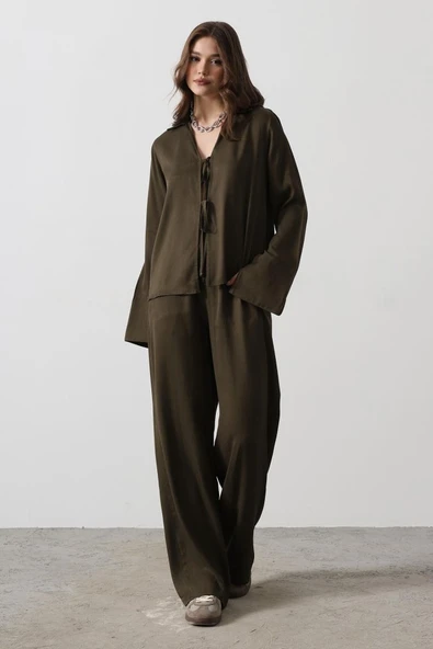 Önden Biyeli Bluz Ve Pantolon Takım - Haki - Resim 2
