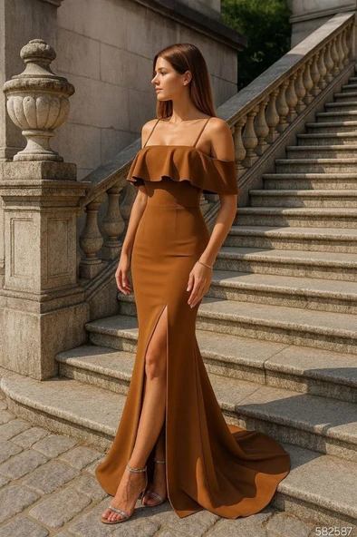 Kadın Dalgıç Krep Yırtmaç Detaylı Askılı Maxi Boy Elbise ürün görseli