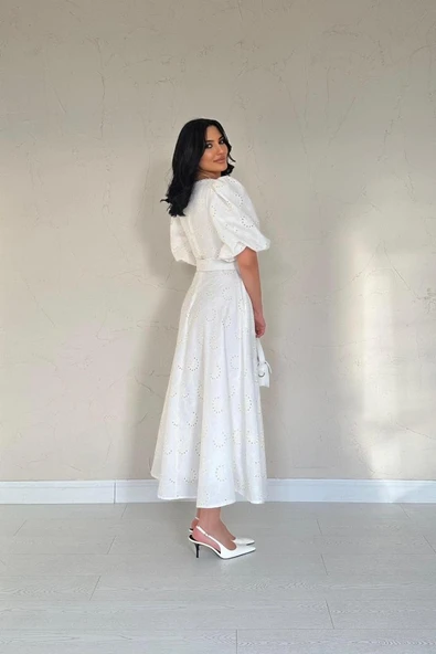 Ekru Göğüs Kup Detaylı Kemerli Brode Elbise - Resim 4