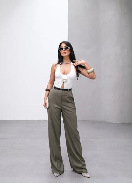 Poly Viscose Yüksek Bel Kemerli̇ Ve Dökümlü Palazzo Pantolon (Kemer Dahi̇l) ürün görseli