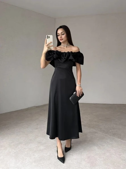Siyah Omuz Büzgülü Saten Elbise ürün görseli