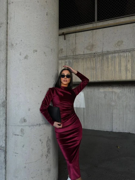 Kadın Uzun Kollu Yarım Balıkçı Yaka Büzgü Detay Kadife Kumaş Elbise - Resim 6