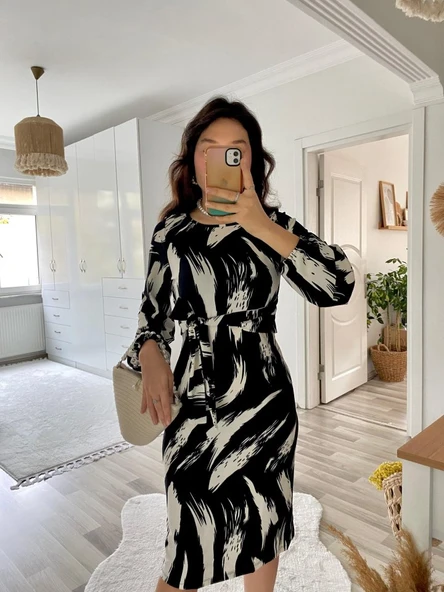 Kadın Uzun Kollu Yuvarlak Yaka Belden Kuşaklı Hazır Desenli Midi Krep Elbise - Resim 12