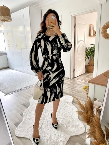 Kadın Uzun Kollu Yuvarlak Yaka Belden Kuşaklı Hazır Desenli Midi Krep Elbise ürün görseli