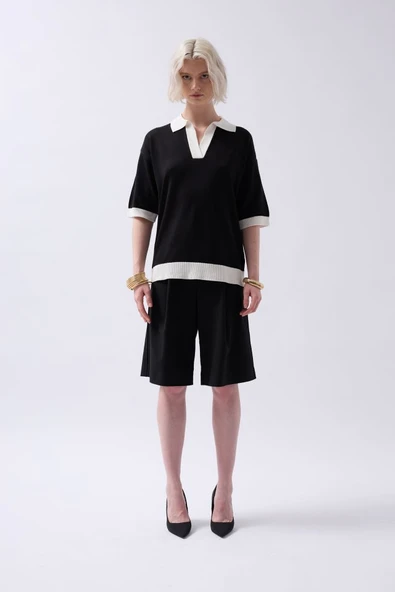 V Yaka Dokulu T-Shirt ürün görseli