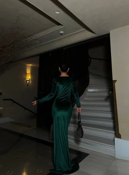 Kadın Kadife Kumaş Kalp Yaka Yırtmaç Detaylı Maxi Boy Elbise - Resim 4