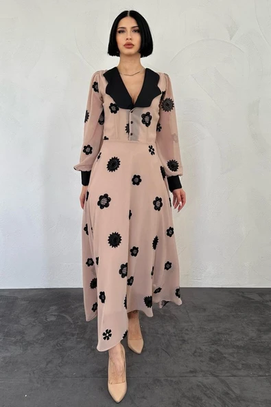 Vizon Yaka Nakışlı Elbise ürün görseli