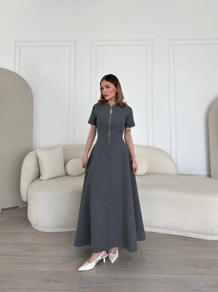 Kısa Kollu Önden Fermuarlı Çan Etekli Uzun Elbise - Antrasit - Resim 2