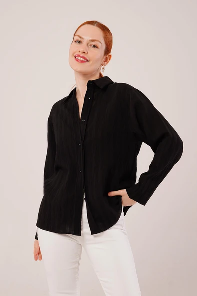 Düğmeli Ve Çizgi Detaylı Siyah Gömlek - Resim 3