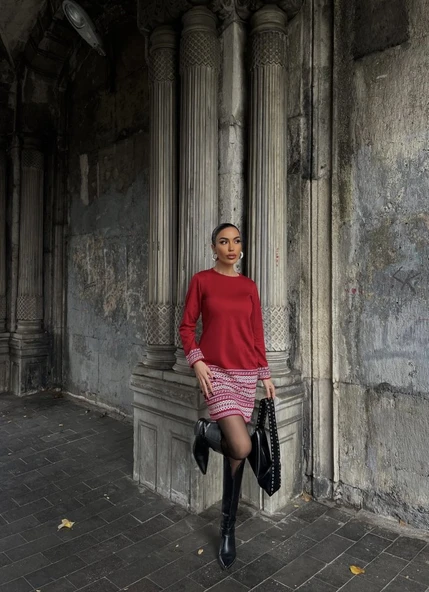 Kadın Uzun Kollu Bisiklet Yaka Kol Ağzı Ve Etek Ucu Baskılı Iki Iplik Elbise ürün görseli