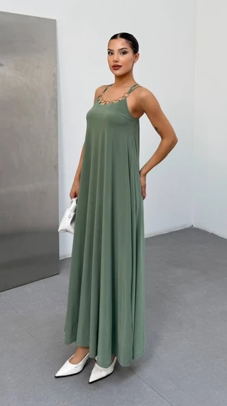 Kadın Omuz Askılı Kuş Gözü Zincir Detay Sandy Kumaş Maxi Boy Elbise - Resim 3