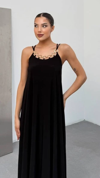 Kadın Omuz Askılı Kuş Gözü Zincir Detay Sandy Kumaş Maxi Boy Elbise ürün görseli