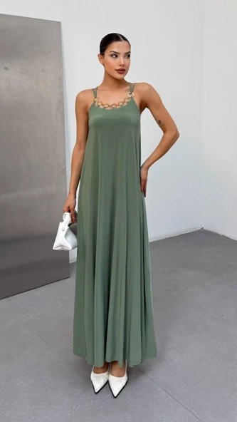 Kadın Omuz Askılı Kuş Gözü Zincir Detay Sandy Kumaş Maxi Boy Elbise - Resim 4