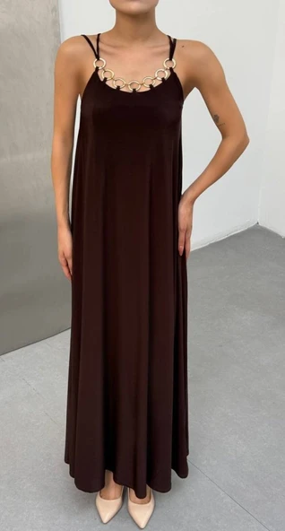 Kadın Omuz Askılı Kuş Gözü Zincir Detay Sandy Kumaş Maxi Boy Elbise - Resim 6